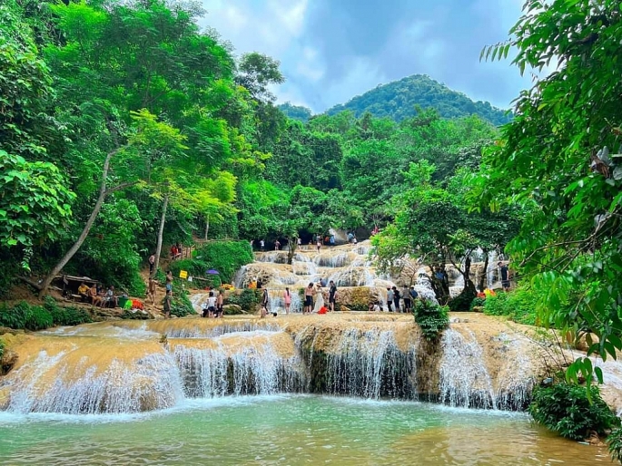 Thác Mây (Thạch Thành) là một trong những thác nước đẹp nhất Thanh Hoá