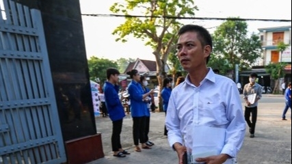 Trưởng thôn 46 tuổi ở Hà Tĩnh vui mừng với kết quả thi tốt nghiệp THPT 2023