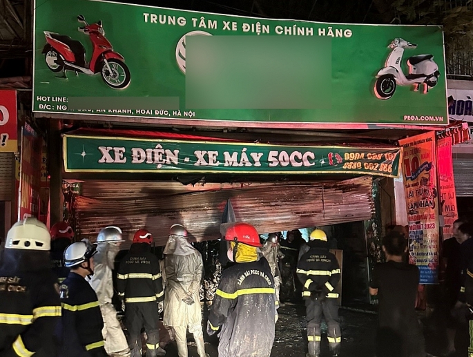 Hà Nội: Cháy nhà dân lúc rạng sáng, 3 người trong gia đình tử vong