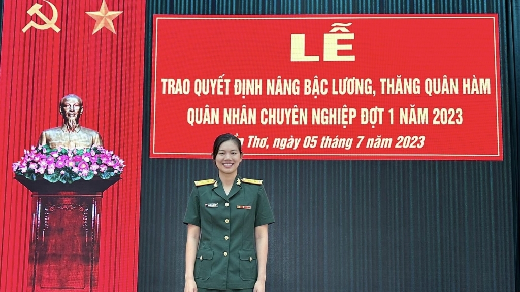 Kình ngư Ánh Viên trở thành Trung tá quân nhân chuyên nghiệp trẻ nhất Việt Nam