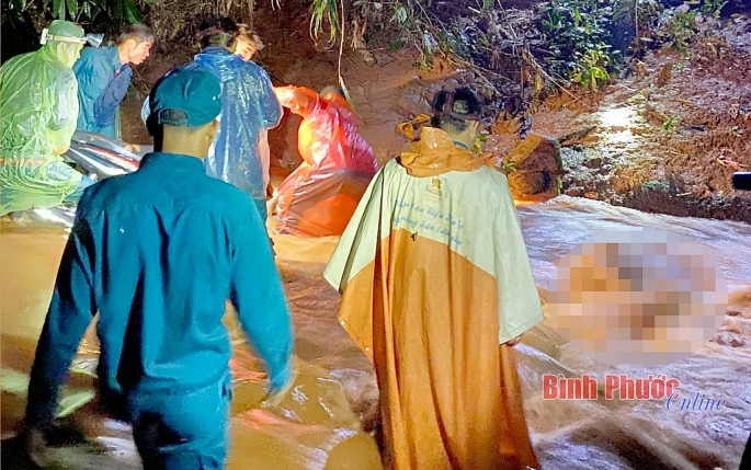 Bình Phước: Băng qua suối sau cơn mưa lớn, một người bị nước cuốn trôi