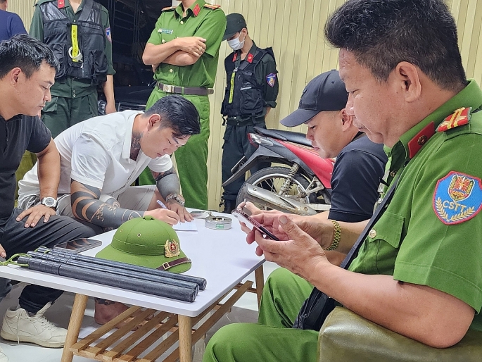 Tổ công tác 108 Công an tỉnh Kiên Giang xuất quân tuần tra đêm tại Phú Quốc