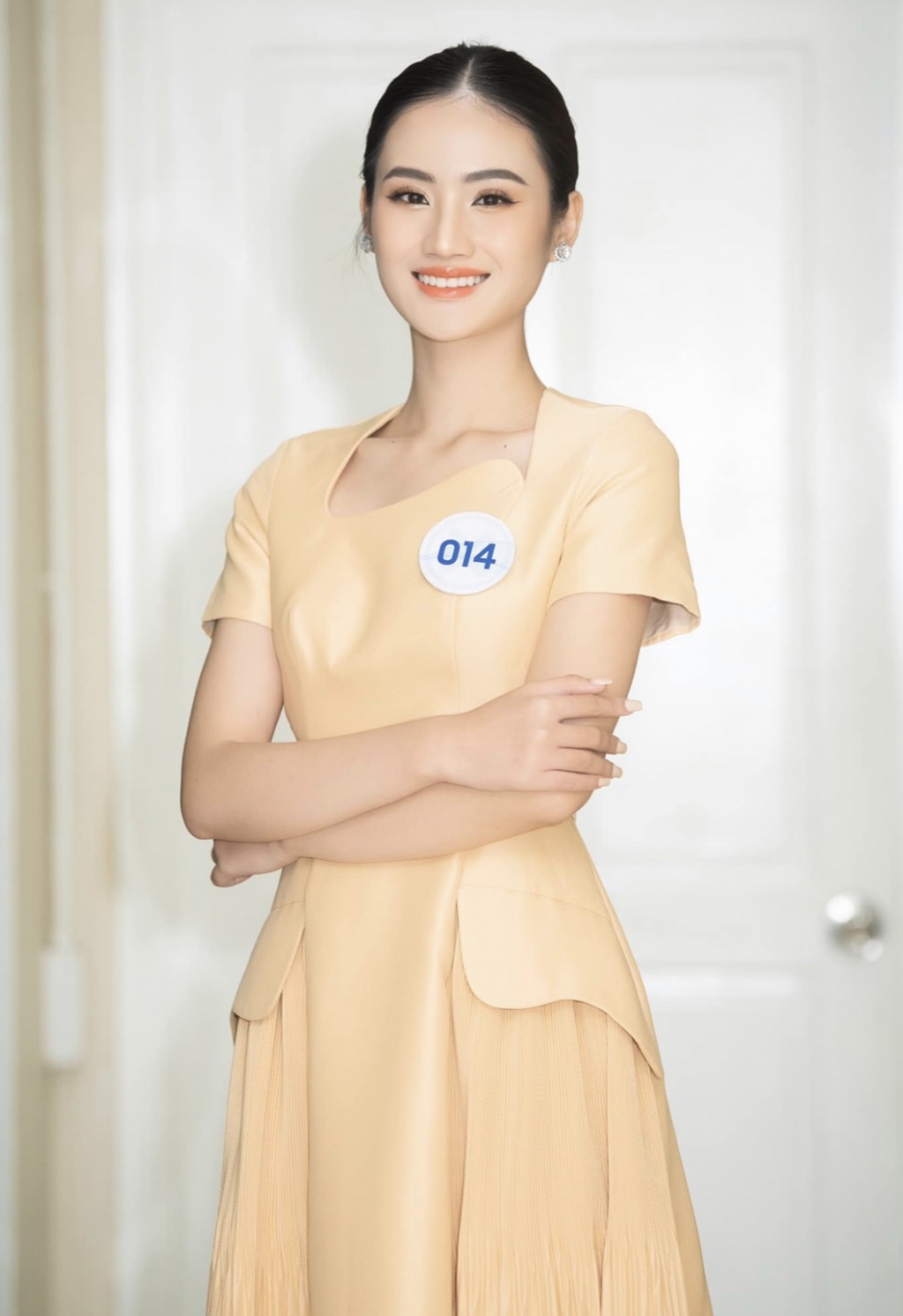 Cận cảnh nhan sắc ngọt ngào của hoa hậu Huỳnh Trần Ý Nhi vừa đăng quang Miss World Vietnam