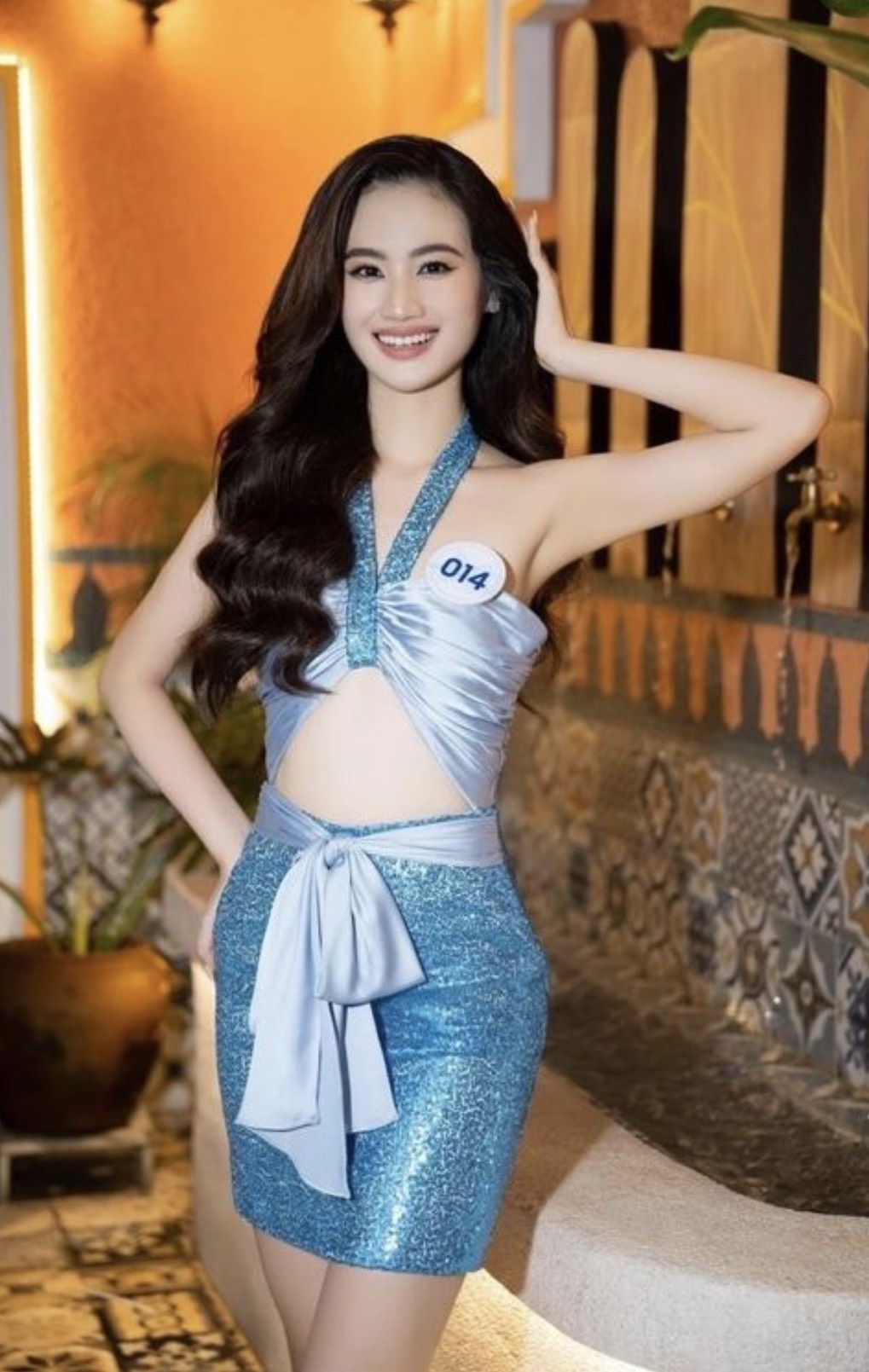 Cận cảnh nhan sắc ngọt ngào của hoa hậu Huỳnh Trần Ý Nhi vừa đăng quang Miss World Vietnam