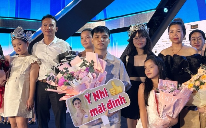 Tân Hoa hậu Thế giới Việt Nam Huỳnh Trần Ý Nhi tiết lộ "sốc" về bạn trai từng là mối tình đầu
