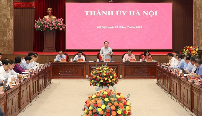 Chủ tịch Quốc hội Vương Đình Huệ làm việc với Ban Thường vụ Thành ủy Hà Nội