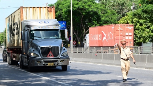 Hải Phòng tiếp tục triển khai kế hoạch tổng kiểm soát ô tô đầu kéo kéo sơ-mi rơ-moóc, rơ-moóc