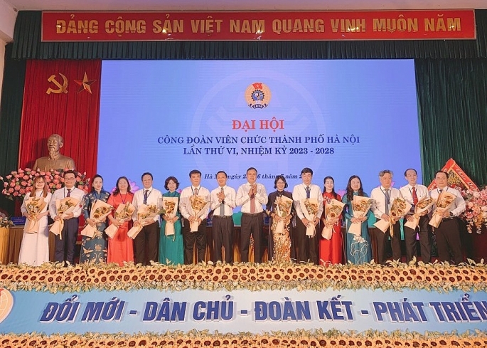 Ban Chấp hành Công đoàn Viên chức Thành phố lần thứ VI, nhiệm kỳ 2023 - 2028 ra mắt.