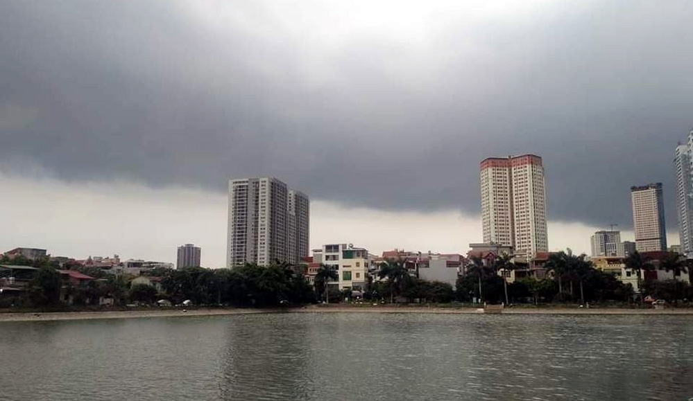 Thời tiết mới nhất: Hà Nội tiếp tục mưa lớn, cảnh báo đường phố lại "ngập như sông"