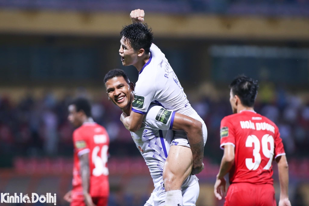 Thắng thuyết phục, Hà Nội độc chiếm ngôi đầu V-League