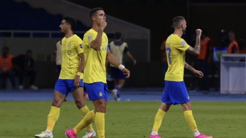 Ronaldo tỏa sáng đưa Al Nassr vào tứ kết Arab Champions Cup