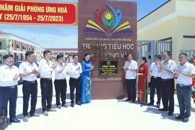 Công trình trường Tiểu học Tảo Dương Văn (huyện Ứng Hoà) được khởi công xây dựng từ tháng 10/2021 với quy mô 16 phòng học cùng đầy đủ các phòng chức năng, kinh phí 44,5 tỷ đồng do quận Tây Hồ hỗ trợ. Ảnh: UBND quận Tây Hồ