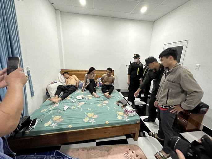 Phú Quốc: Bắt quả tang 10 đối tượng sử dụng ma túy tại Bungalow