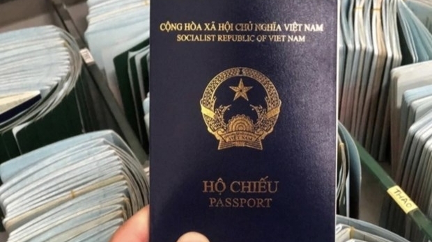 Từ ngày 15/8, bổ sung mẫu hộ chiếu mới cấp theo thủ tục rút gọn