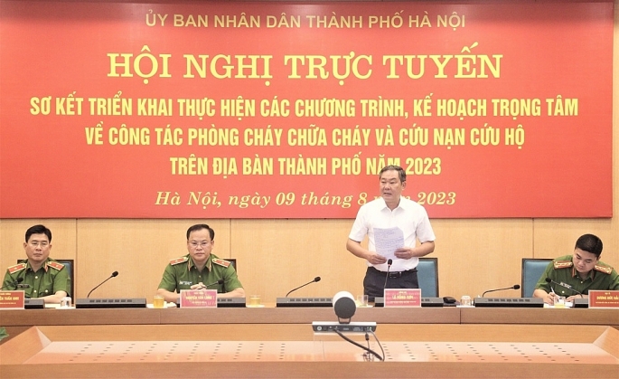 Phó Chủ tịch Thường trực UBND TP Hà Nội Lê Hồng Sơn phát biểu tại hội nghị