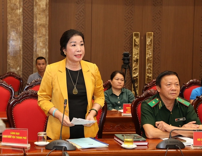 Phó Giám đốc Sở Văn hóa & Thể thao Hà Nội Trần Thị Vân Anh trả lời câu hỏi của đại biểu