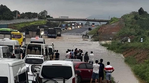 Phó Thủ tướng yêu cầu có giải pháp khắc phục ngập lụt trên cao tốc Phan Thiết - Dầu Giây