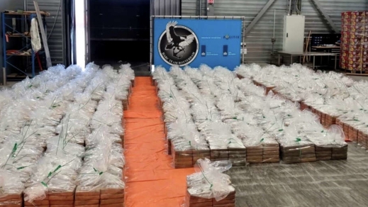 Hơn 8 tấn cocaine được phát hiện trên tàu chở chuối