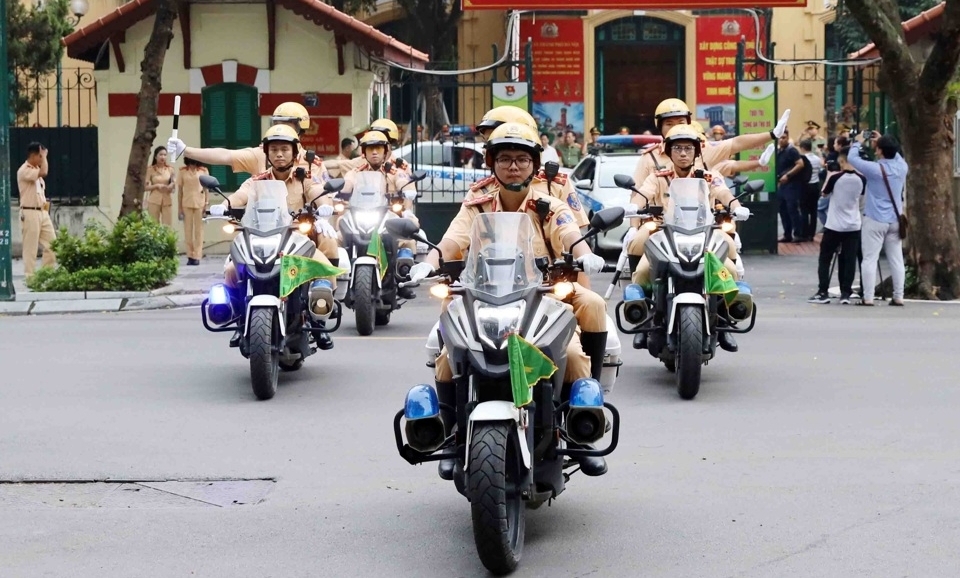 Hà Nội: Phát động toàn dân phản ánh hành vi vi phạm trật tự giao thông