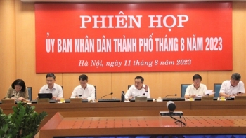 Tập thể UBND thành phố Hà Nội xem xét một số nội dung thuộc thẩm quyền
