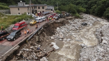 Số người thiệt mạng tăng lên 21 người trong vụ lở đất tại Trung Quốc