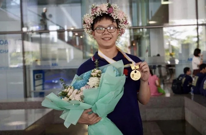 Em Phạm Việt Hưng giành HCV Olympic Toán quốc tế hai năm liên tiếp. Ảnh: NVCC