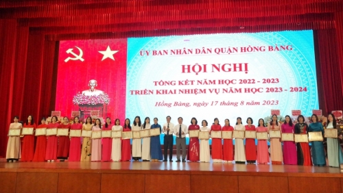 Hải Phòng: Quận Hồng Bàng biểu dương giáo viên, học sinh đạt thành tích xuất sắc