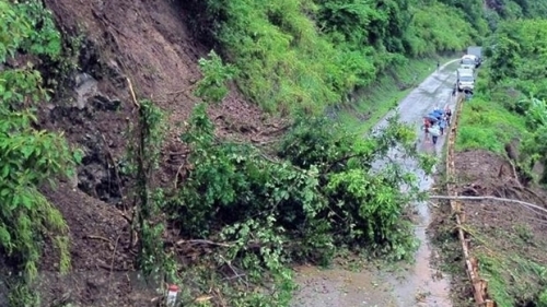 Tập trung phòng chống sạt lở, bảo đảm an toàn giao thông