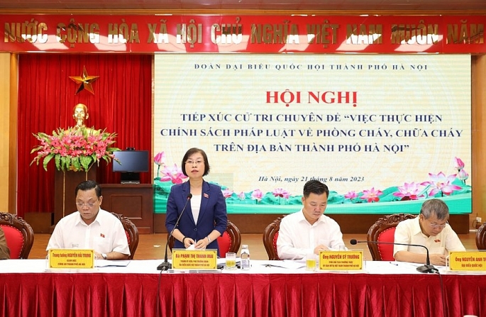 -	Phó trưởng đoàn chuyên trách Đoàn đại biểu Quốc hội TP Hà Nội Phạm Thị Thanh Mai phát biểu tại hội nghị. Ảnh: Vân Hà