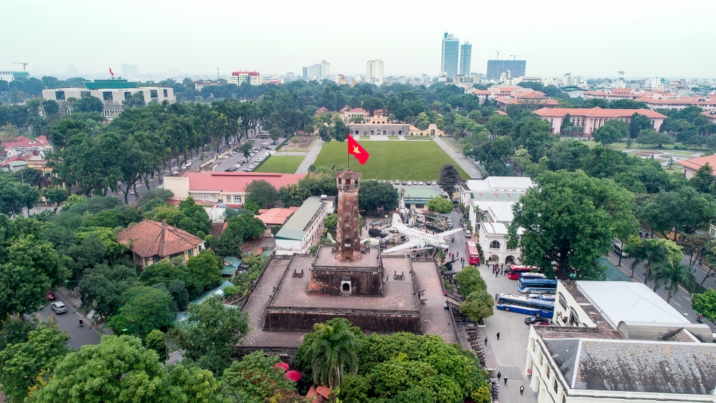 Hoàng thành Thăng Long Hà Nội là quần thể di tích gắn với các giai đoạn lịch sử của dân tộc và là địa điểm tham quan hấp dẫn 