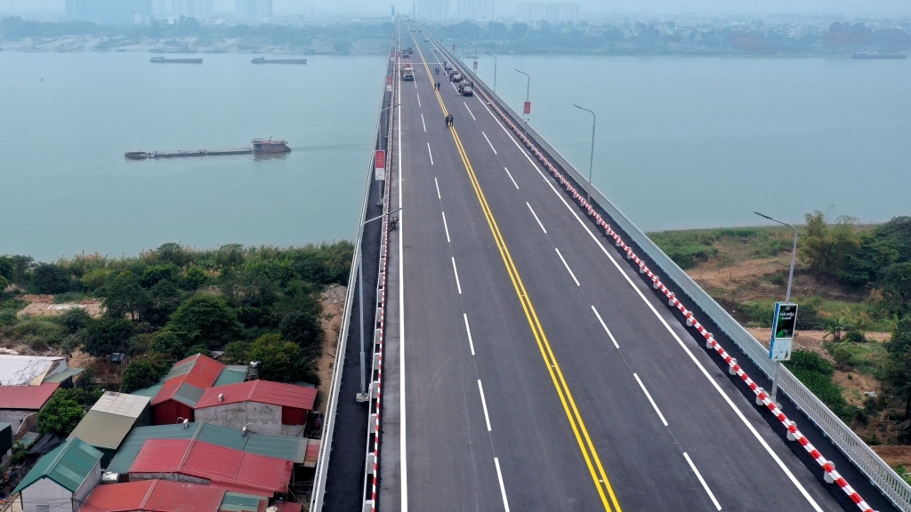 Hà Nội: Cấm toàn bộ phương tiện lưu thông trên tầng 2 cầu Thăng Long trong 3 đêm để thử tải
