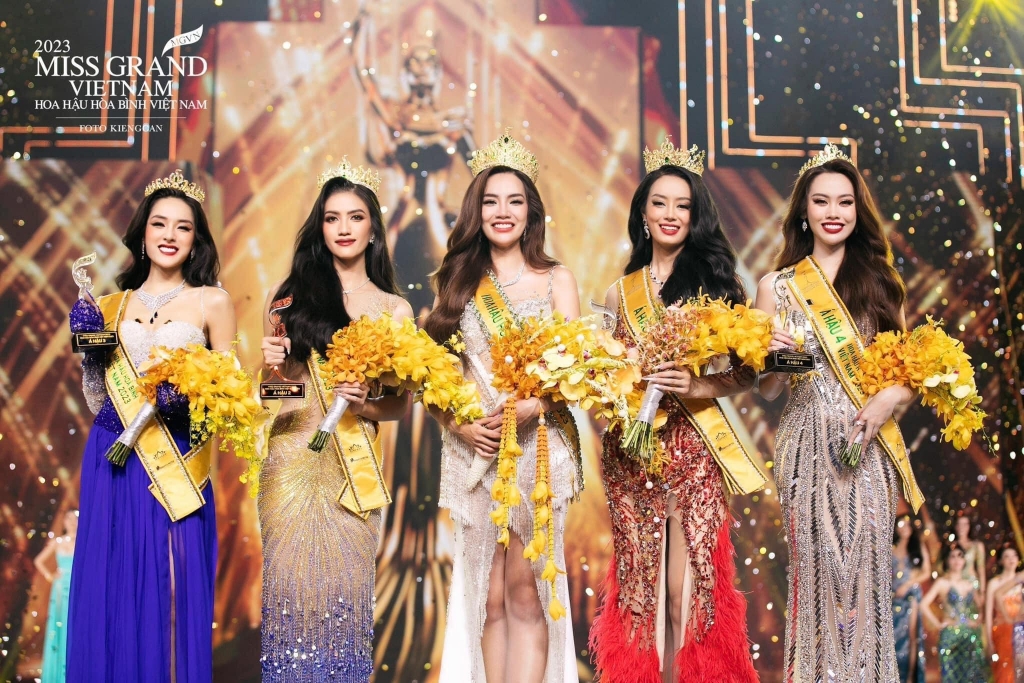 Lê Hoàng Phương phá bỏ “lời nguyền”, đăng quang Tân Hoa hậu Hòa Bình Việt Nam 2023