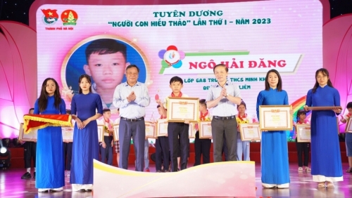 Hà Nội tuyên dương 110 gương Người con hiếu thảo