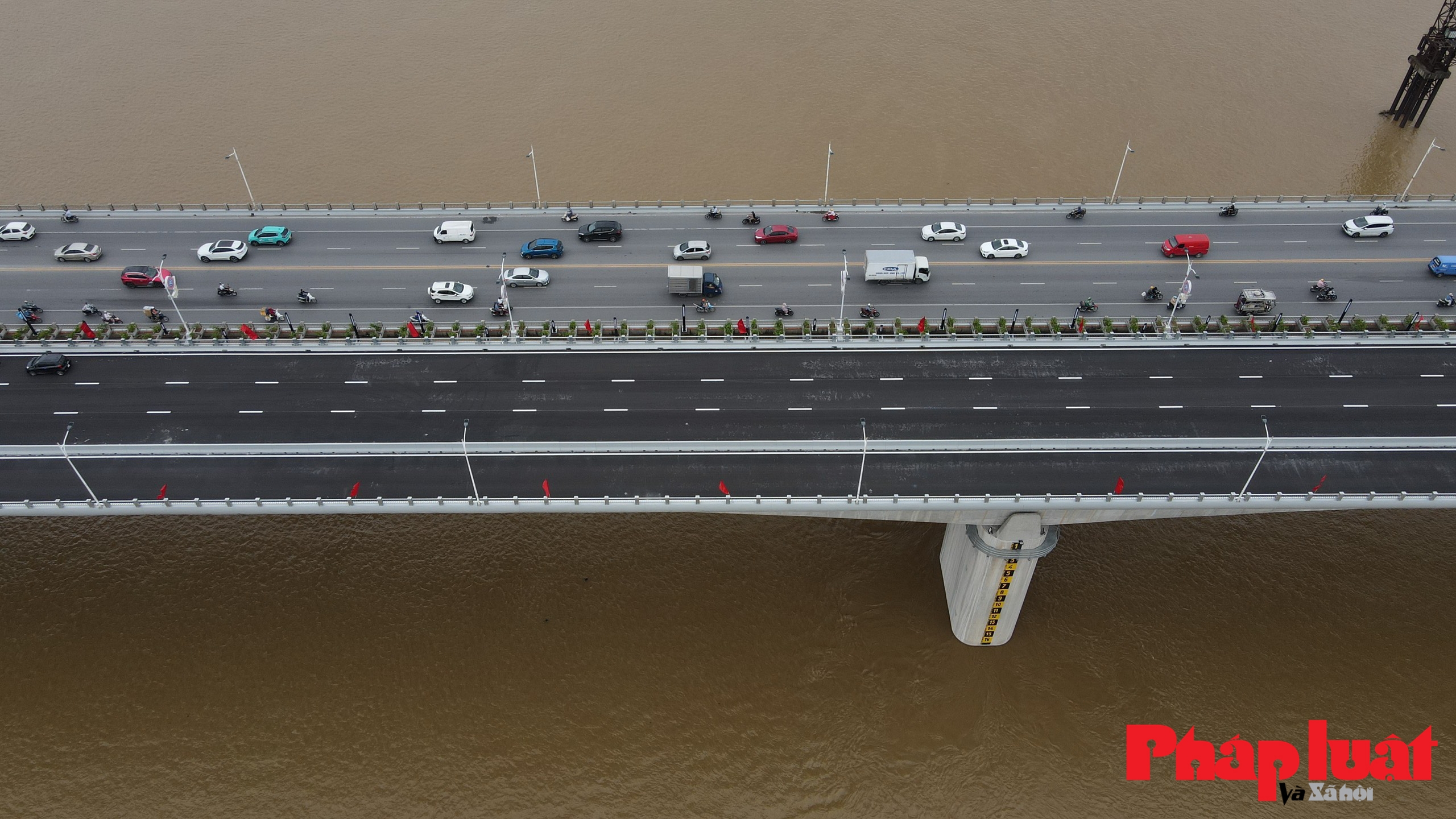 Giao thông trên cầu Vĩnh Tuy 2 như thế nào sau khi thông xe?