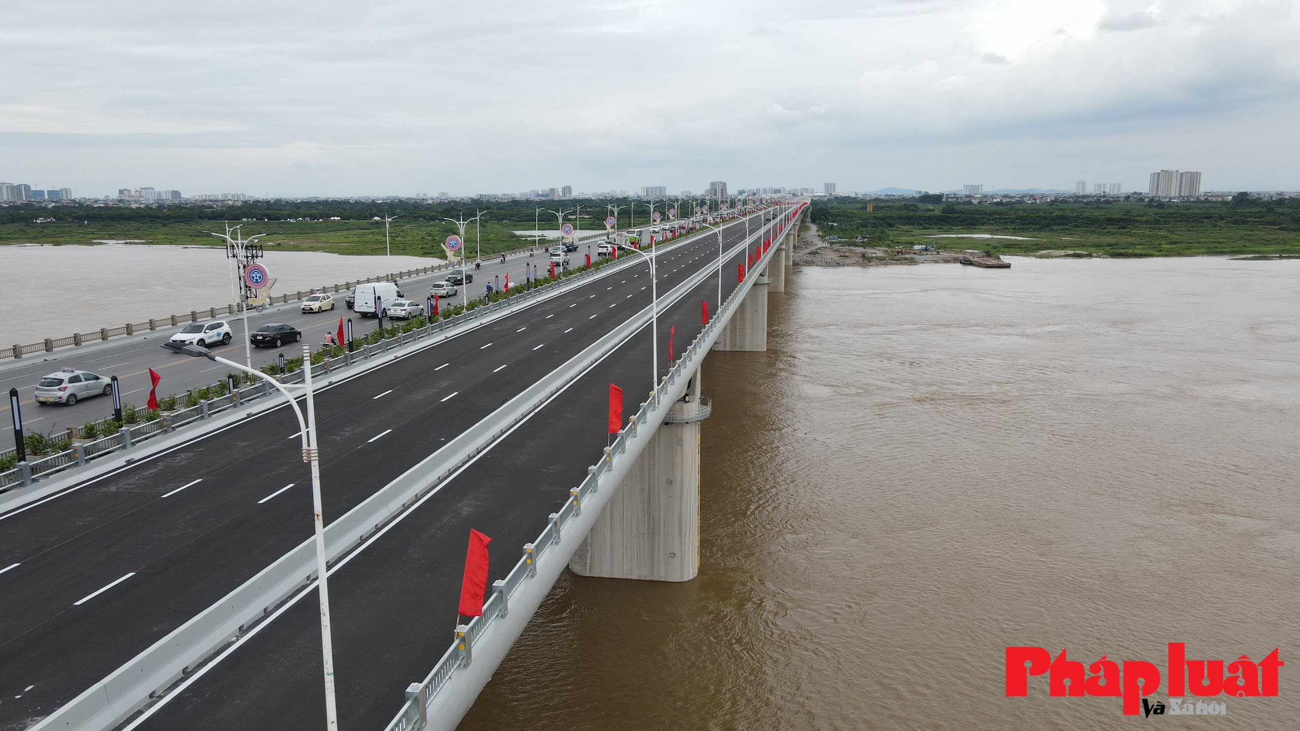 Giao thông trên cầu Vĩnh Tuy 2 như thế nào sau khi thông xe?