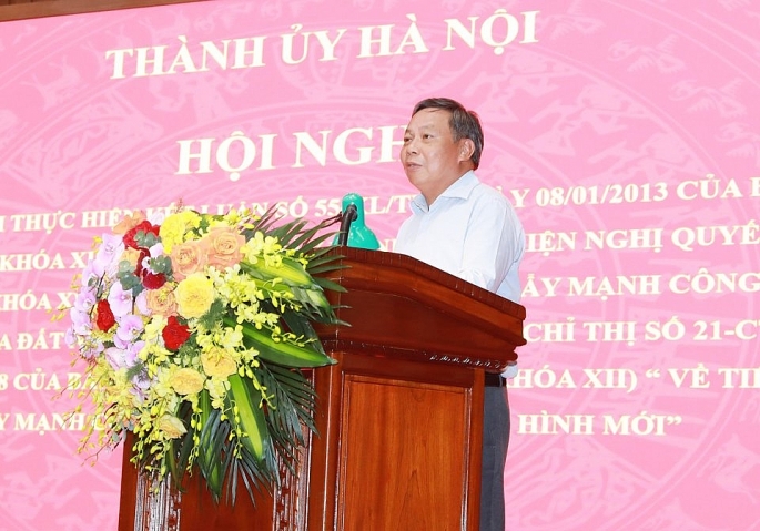 Phó Bí thư Thành ủy Nguyễn Văn Phong phát biểu kết luận hội nghị.