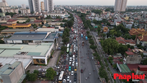 Ùn tắc giao thông cửa ngõ Hà Nội ngày làm cuối trước nghỉ lễ 2/9