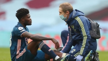 Thomas Partey chấn thương, Arsenal tổn thất lớn trước “đại chiến” với Man Utd