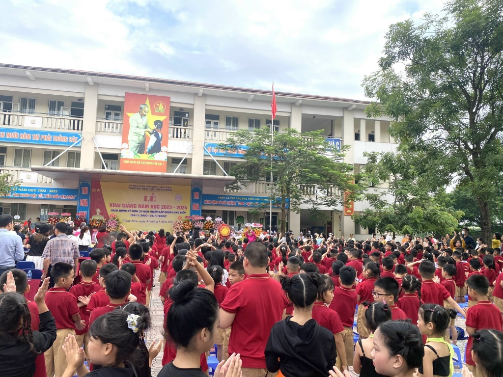Học sinh Thủ đô háo hức đón khai giảng năm học mới