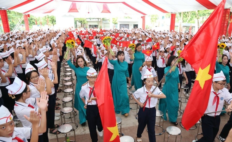 Hà Nội: Hơn 2,2 triệu học sinh rạng rỡ dự Ngày hội khai trường