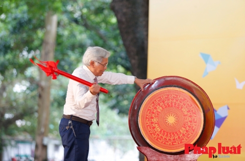 Bình yên khác lạ lễ khai giảng đặc biệt tại sân đình ở Hà Nội