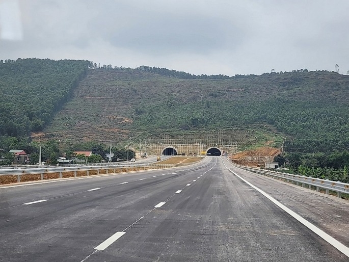 Cao tốc Bắc - Nam đoạn qua Thanh Hoá, Nghệ An chính thức thông xe từ 1/9. Ảnh: Huy Hoàng