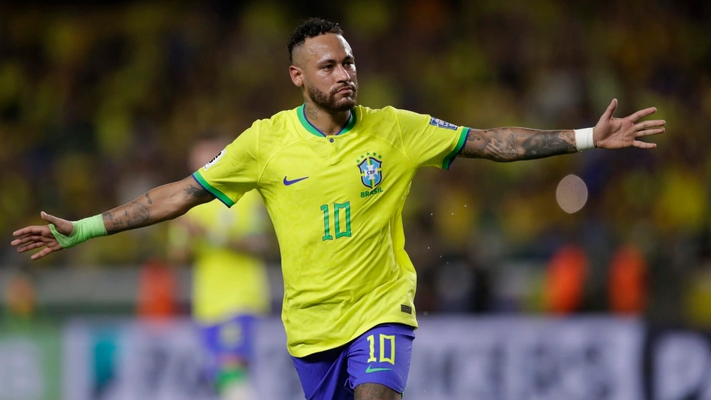 Neymar vượt qua kỷ lục ghi bàn của huyền thoại bóng đá Pele