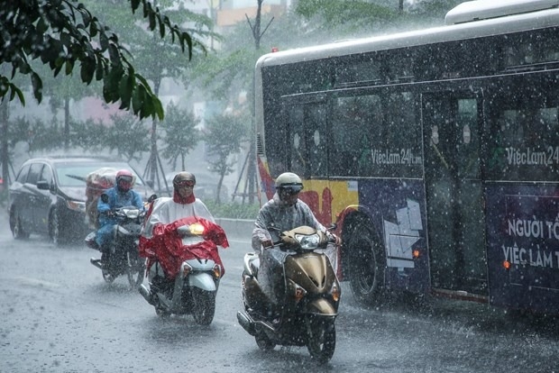 Dự báo thời tiết ngày 11/9/2023: Hà Nội có lúc mưa rào và dông, nhiệt độ cao nhất trên 34 độ C