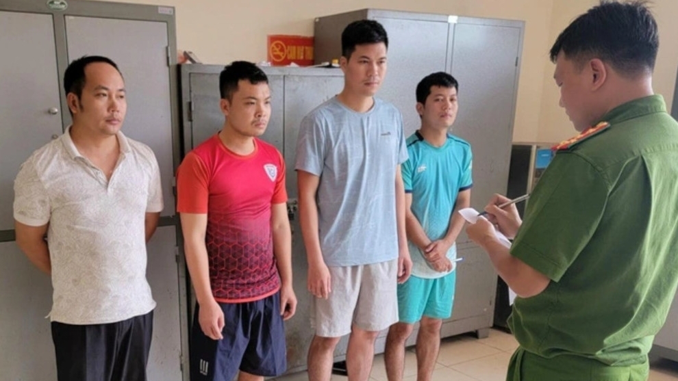 Vì sao 5 nhân viên bốc xếp hành lý tại Sân bay Nội Bài bị bắt?