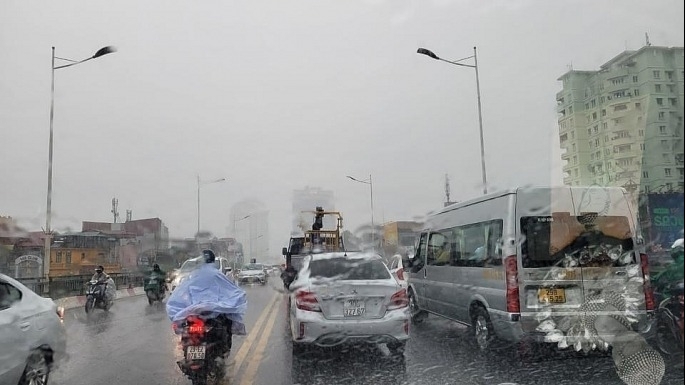 Dự báo thời tiết ngày 13/9/2023: Hà Nội có mưa dông, đề phòng lốc sét