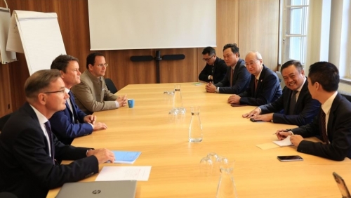Chủ tịch UBND TP Hà Nội thăm và làm việc tại Thụy Sĩ