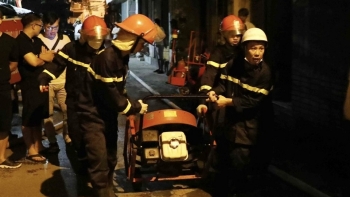 Hà Nội: Tập trung khắc phục hậu quả vụ cháy chung cư mini ở Khương Đình