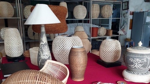 Sản phẩm lưu niệm Hà Nội đến với khách hàng quốc tế