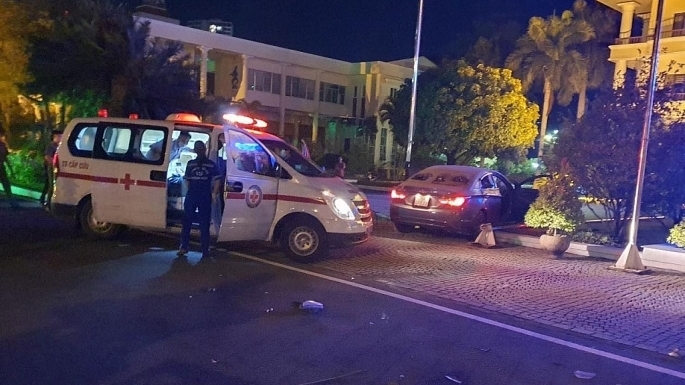 Thông tin mới vụ người đàn ông lao xe ô tô vào cổng trụ sở UBND tỉnh Khánh Hòa